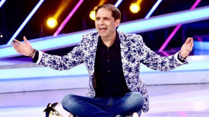 DAN NEGRU a postat o imagine care i-a pus pe mulţi pe gânduri. Ce apare în spatele prezentatorului TV