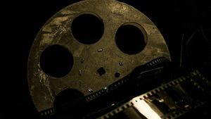 Tragedie în lumea filmului. O vedetă a fost ucisă la 33 de ani, în plină stradă