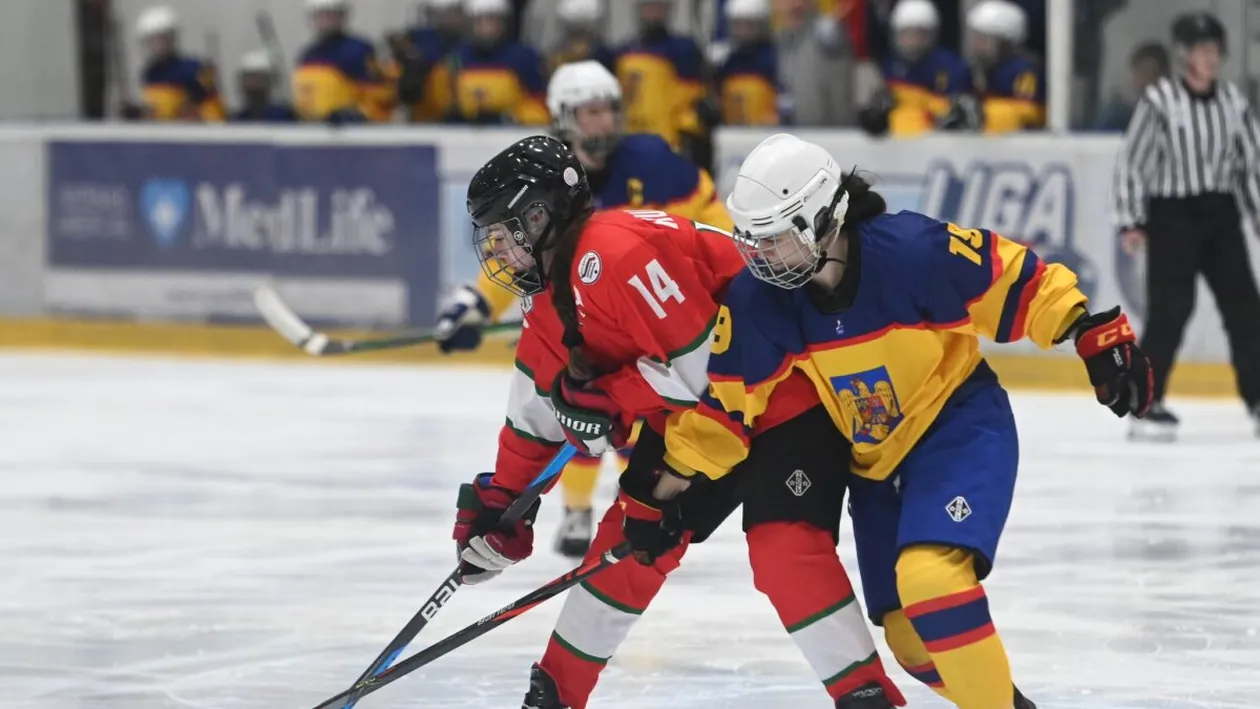 Bătaie între naționalele feminine de hochei ale României și Bulgariei. Au lăsat și crosele și s-au luat la pumni