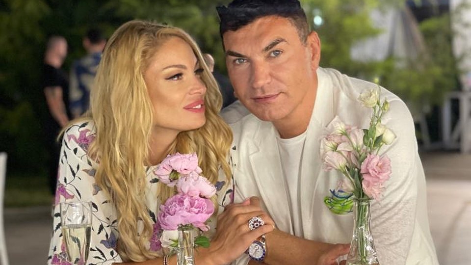 Valentina Pelinel a dat tot din casă! Ce ritualuri de îngrijire are Cristi Borcea: "Dacă se termină un produs, sigur l-a terminat soțul"