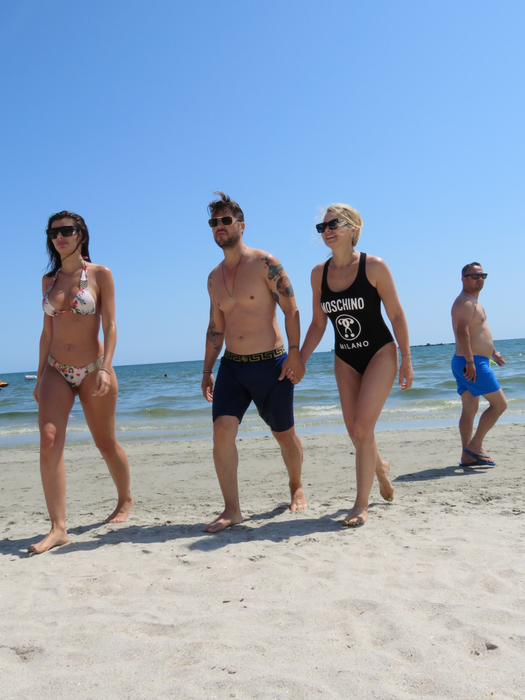 Jorge, Ramona, soția lui, și Ioana Filimon, în vacanță, la mare