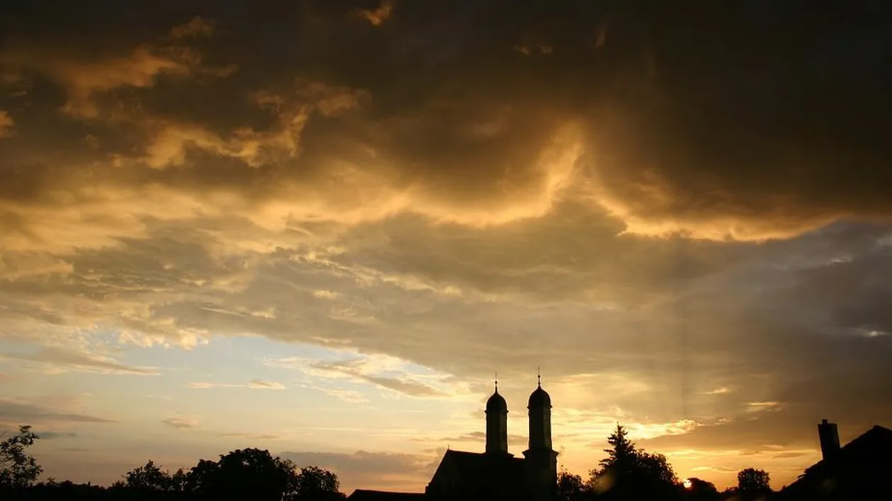 Prognoza meteo 24 iulie: Nu scăpăm de ploi! Vreme instabilă în toată țara