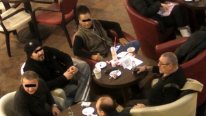 O mai tineti minte pe Oana, "eleva violata" de la Jean Monnet? Acum e studenta, dar tot alaturi de tatal ei iese in mall!