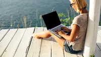 Top 5 laptopuri usoare ideale pentru a le lua in vacanta de vara - Vezi ce recomandari avem pentru tine