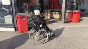 Au vindecat-o polițiștii pe loc. Falsa cerșetoare care locuia într-un hotel de lux și circula doar cu Uber-ul