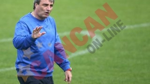 Stoichita: "Cei din Peluza Sud au devenit ridicoli. Ei nu sunt nimic, nu sunt galeria Stelei!"