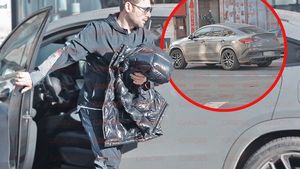 Un pas greșit, departe de gazon! Adrian Mutu a "faultat" codul rutier