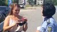 VIDEO. O cunoscută cântăreaţă de muzică populară a fost testată în trafic cu ochelarii pentru simularea consumului de alcool