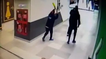 Bărbatul care a încercat să violeze o femeie în toaleta unui mall din Capitală a fost prins! Ce pedeapsă o sa primească agresorul