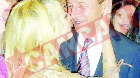Basescu, pupat in raspar de o capsunara oxigenata