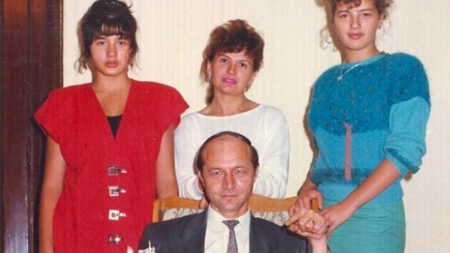 MARIA BĂSESCU, mărturisiri inedite! Detalii neştiute despre soţia lui TRAIAN BĂSESCU:’’Foarte mult timp am vorbit numai cu câinele…‘’