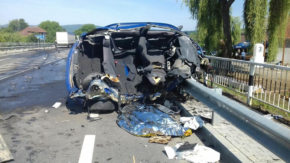 Caz șocant în Arad! Și-a înjunghiat soția în inimă, iar apoi s-a sinucis într-un accident