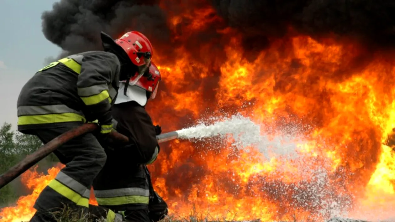 ULTIMA ORĂ! Incendiu la un azil vârstnici, în Suceava. 50 de persoane sunt evacuate