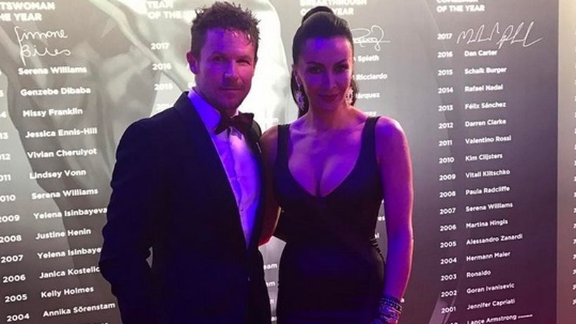 L-a pozat pe Felix Baumgartner la bustul gol, dar un DETALIU INTIM i-a scăpat în poză! Mihaela Rădulescu ştie să-l ţină ”în priză”