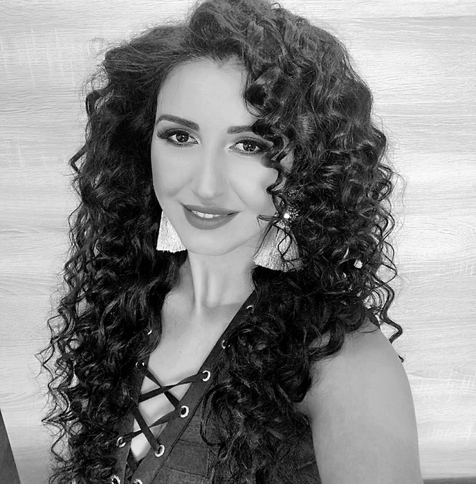Mirela Banias, noua concurentă de la “Insula iubirii“, a fost arestată pentru furt de zeci de mii de euro