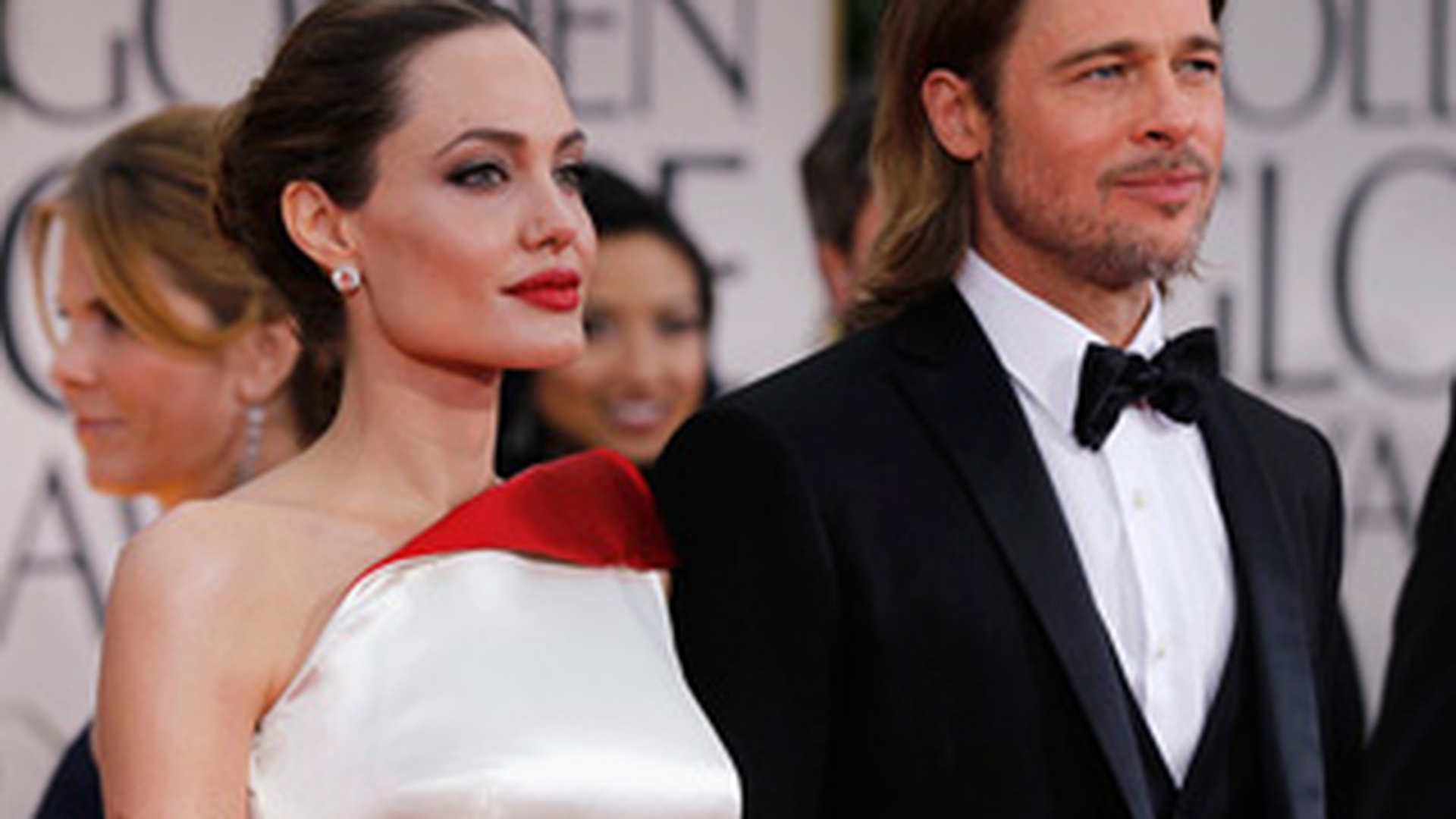 Cum va fi la nunta Angelinei si a lui Brad Pitt? Vezi aici cum se pregatesc cei doi pentru super-evenimentul din 11 august!
