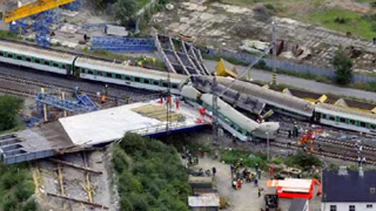 Cel putin 25 de raniti, in urma coliziunii dintre doua trenuri, in nordul Poloniei