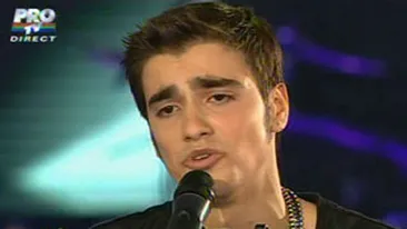 Un concurent de la Vocea Romaniei i-a facut o surpriza lui Smiley! A cantat perfect melodia In lipsa mea!