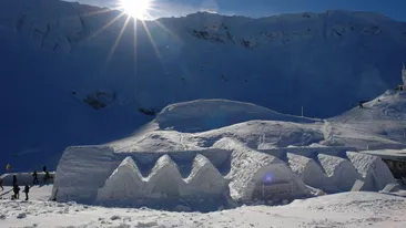 Preturi care te-ngheata la Ice Hotelul de la Balea Lac! 400 de lei camera, 250 de lei masa!