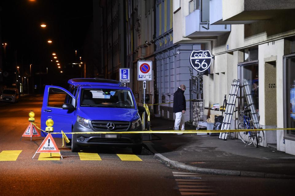 Atac armat într-un bar din Elveţia! Două persoane au murit, iar mai multe au fost rănite