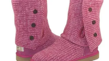 Ce se poarta toamna aceasta: la botinele cu tocul gros, cizmele de cauciuc sau UGG-uri?