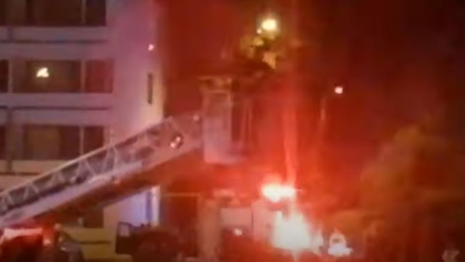 Incendiu puternic la un hotel din Eforie Sud. 80 de turiști au fost evacuați | VIDEO
