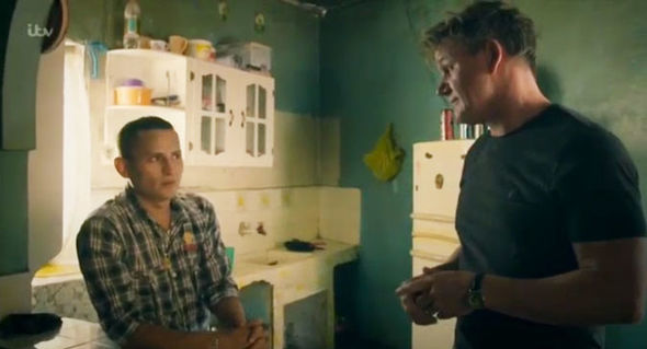 Celebrul GORDON RAMSAY a dezvăluit în direct ce ingrediente conţine cocaina. A „gătit” periculosul drog chiar în faţa telespectatorilor şi a început să plângă