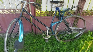 Biciclist acroșat cu mașina de un șofer de 80 de ani, pe DN 71, la Bâldana. Victima a fost luată cu elicopterul SMURD