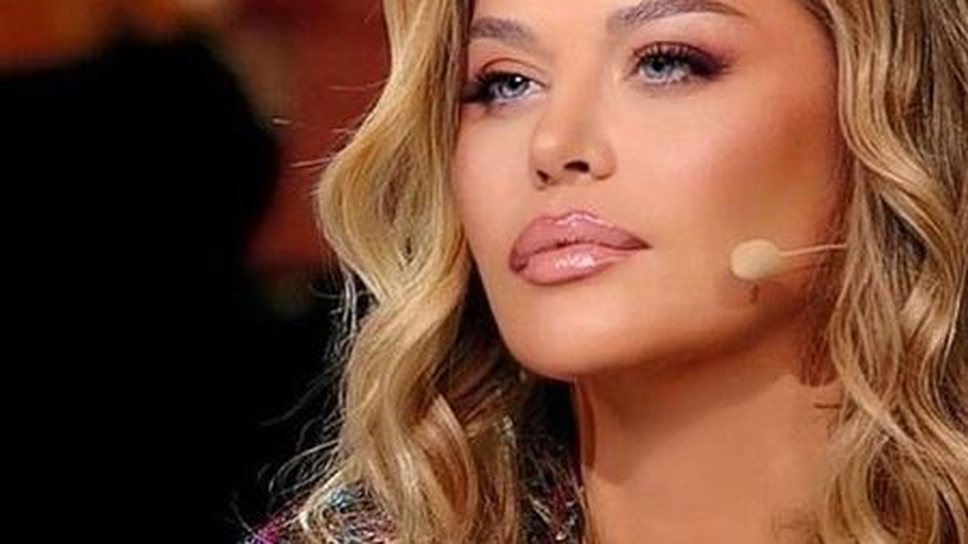 Loredana Groza a găsit secretul tinereţii fără bătrâneţe. Cum se menţine artista într-o formă de invidiat