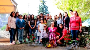 Lorelai Moșneguțu, fata fără mâini care a câștigat ”Românii au talent”, a dat o mare petrecere de ziua ei (foto)