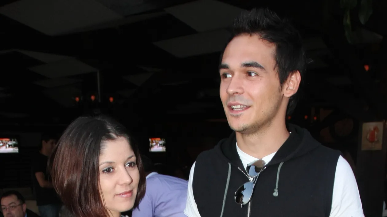 Craciun in stil spaniol pentru Razvan Simion si sotia lui. Vezi ce a degustat prezentatorul TV