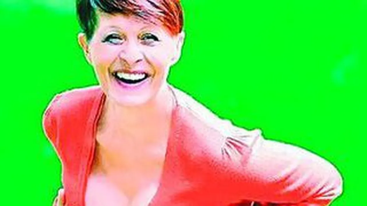 Si-a pus silicoane la 61 de ani