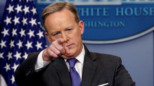 Sean Spicer, purtătorul de cuvânt al lui Trump, şi-a dat demisia!