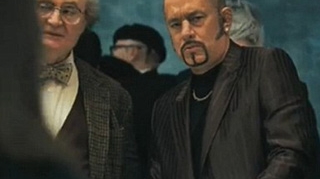 Il recunosti? N-ai sa ghicesti niciodata cine e acest actor celebru, total schimbat pentru noul sau rol intr-un SF!