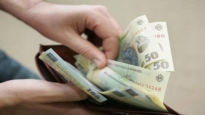 Acest jandarm din Vrancea a găsit un portofel cu o sumă mare și acte! Ce a făcut cu el
