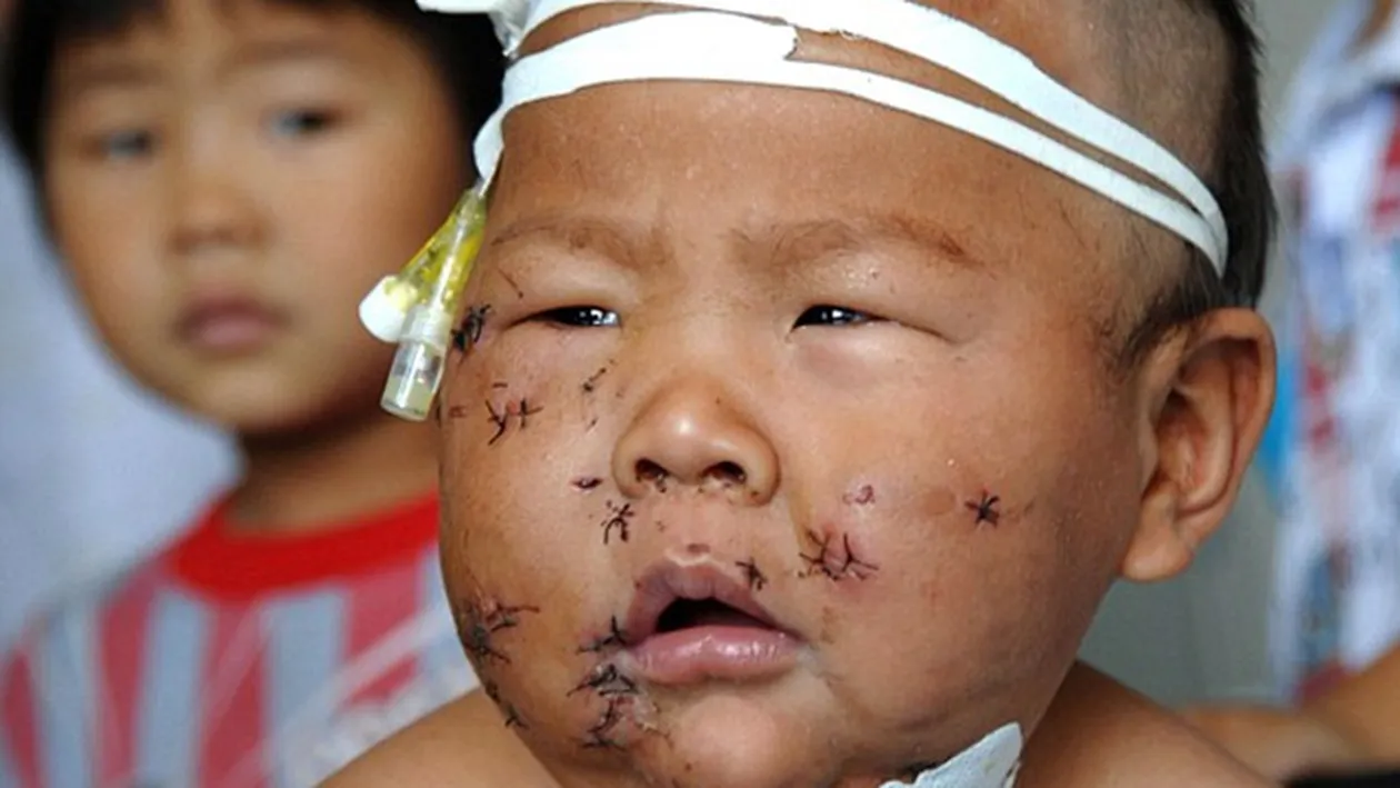 Numai mamă nu poate fi numită! O femeie si-a pedepsit bebelusul in mod BARBAR pentru că acesta muscat-o de sân când il alăpta