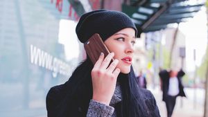 Atenţie! Specialiştii avertizează! Cât rezistă coronavirusul pe telefon. Se schimbă tot ce ştiam