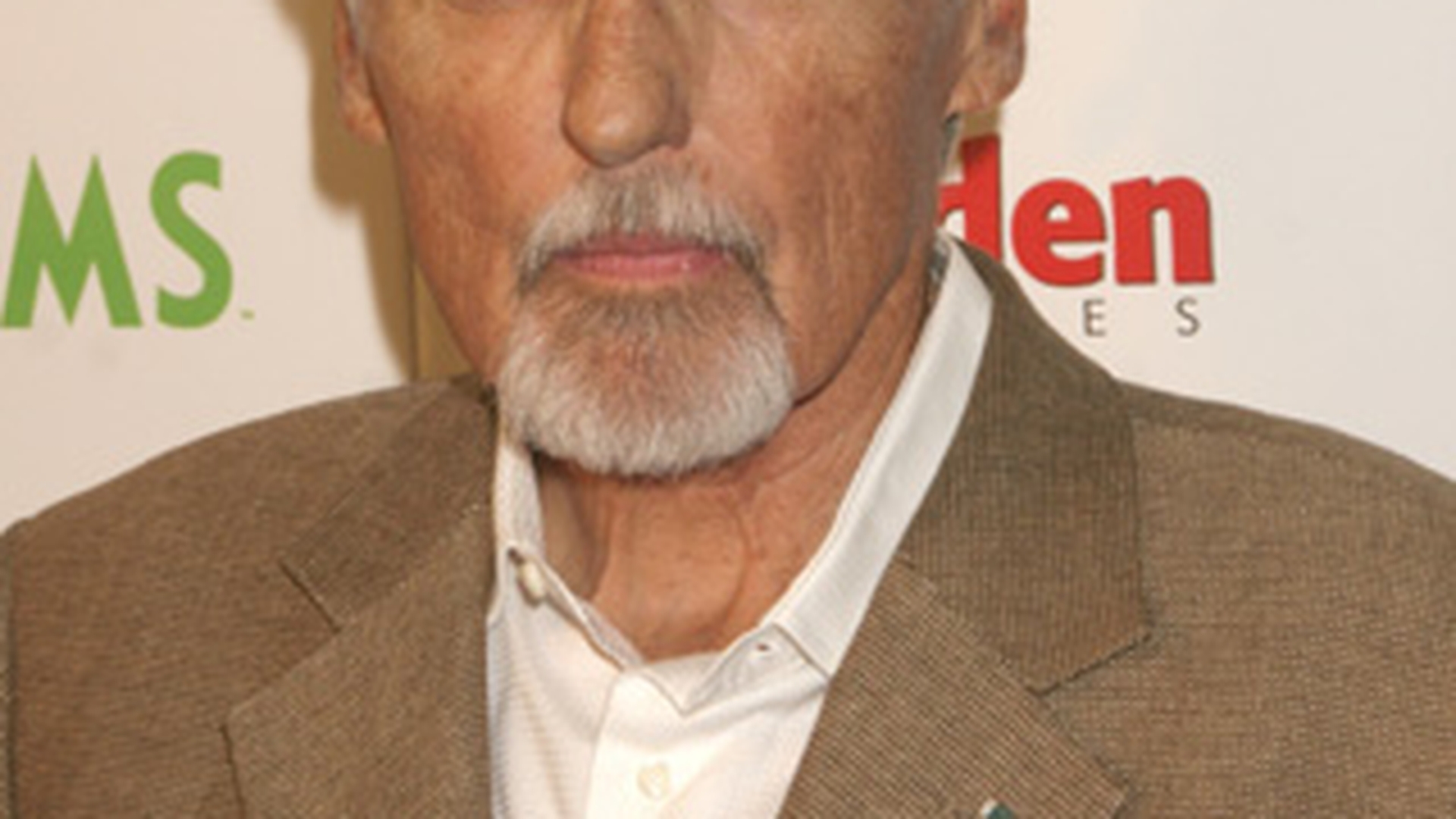 Desi este pe moarte, Dennis Hopper vrea sa divorteze!