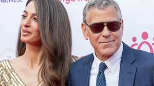 George și Amal Clooney, evacuați de urgență din casa lor din Franța din cauza incendiilor de vegetație