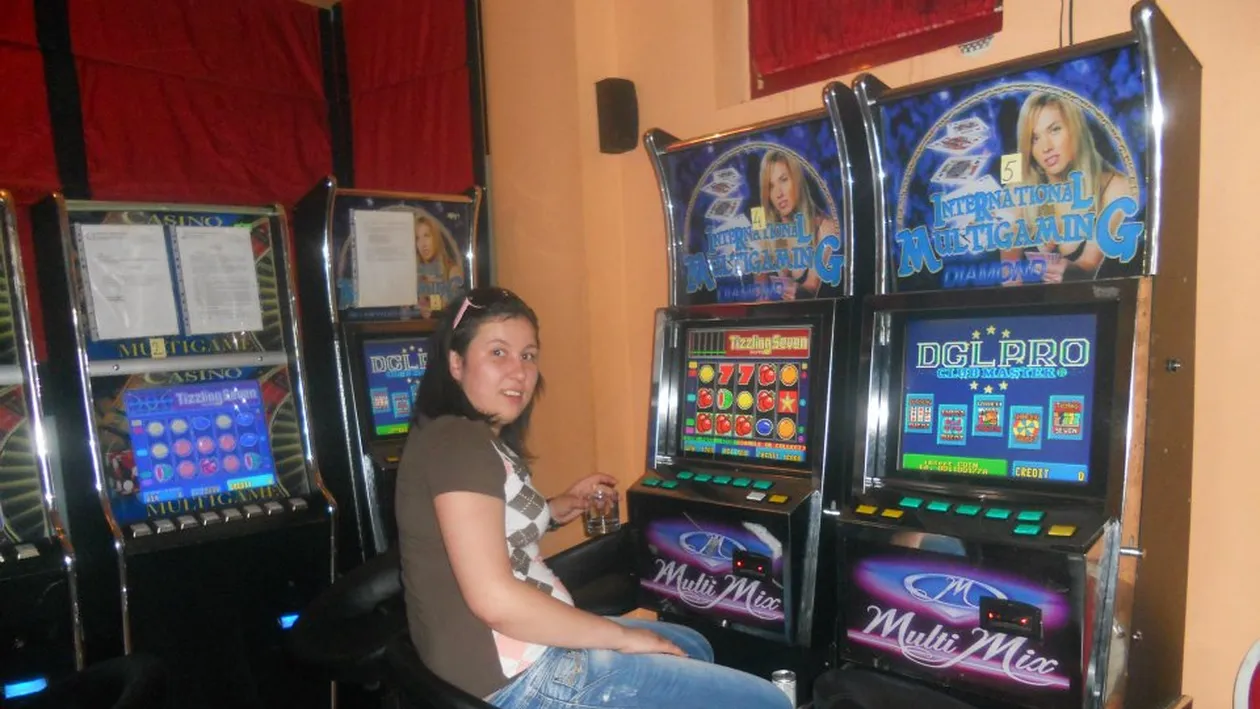 Presupusa amanta a lui Carmen Serban, de nerecunoscut! A luat cateva kilograme si s-a apucat de bautura si de pacanele!