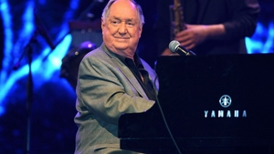 Doliu în lumea muzicii. A murit legendarul cântăreț și compozitor Neil Sedaka