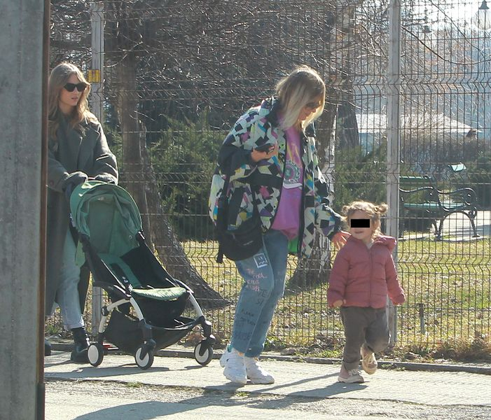 Delia Matache așteaptă un copil? Imaginile care o dau de gol pe cântăreață