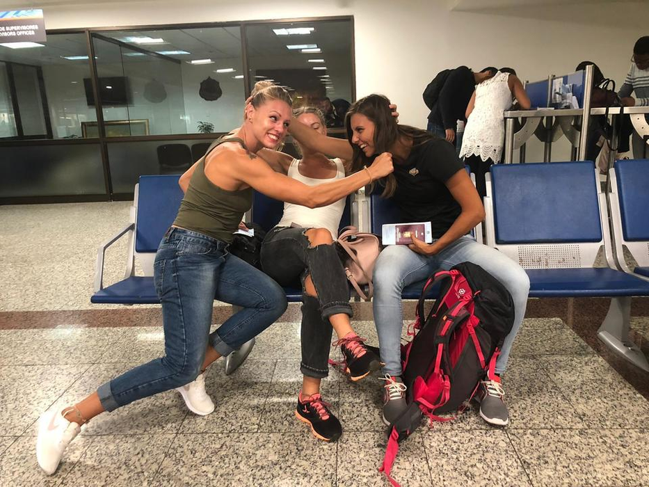 Momente de tensiune în aeroport! În drum spre casă, fetele de la Exatlon s-au păruit