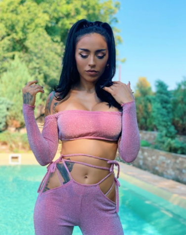 Ruby "stinge lumina " bărbaților de pe Instagram. Vedeta s-a pozat sexy în așternuturi