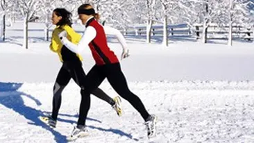 ULUITOR! Mii de oameni au plecat pe jos din Romania spre Laponia! Crezi ca  or sa ajunga?