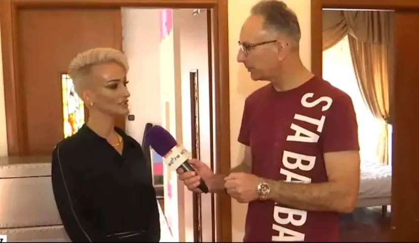 Cum arată apartamentul de 200 mp în care locuiește Regina Întunericului. Gabriela Lucuțar l-a amenajat după bunul plac: „Îmi place foarte mult negrul”