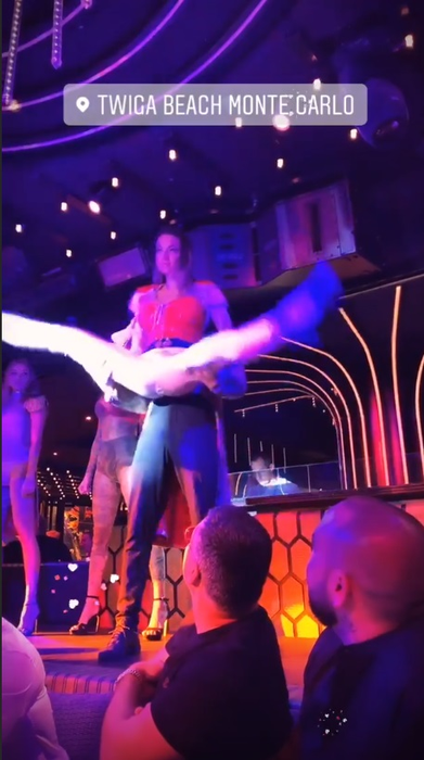 Bianca Drăgușanu și Alex Bodi, petrecere pe manele la Monte Carlo! Au curs râuri de șampanii Armand de Brignac și Dom Perignon