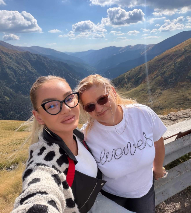 Imagine rară cu mama Mariei Constantin. Cum arată femeia care i-a dat viață