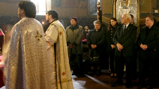 Poetul Adrian Paunescu a fost comemorat in cerc restrans