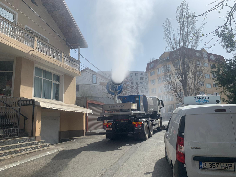 Ultima oră. În Sectorul 3 al Capitalei a început dezinfecția comunitară împotriva coronavirusului | GALERIE FOTO